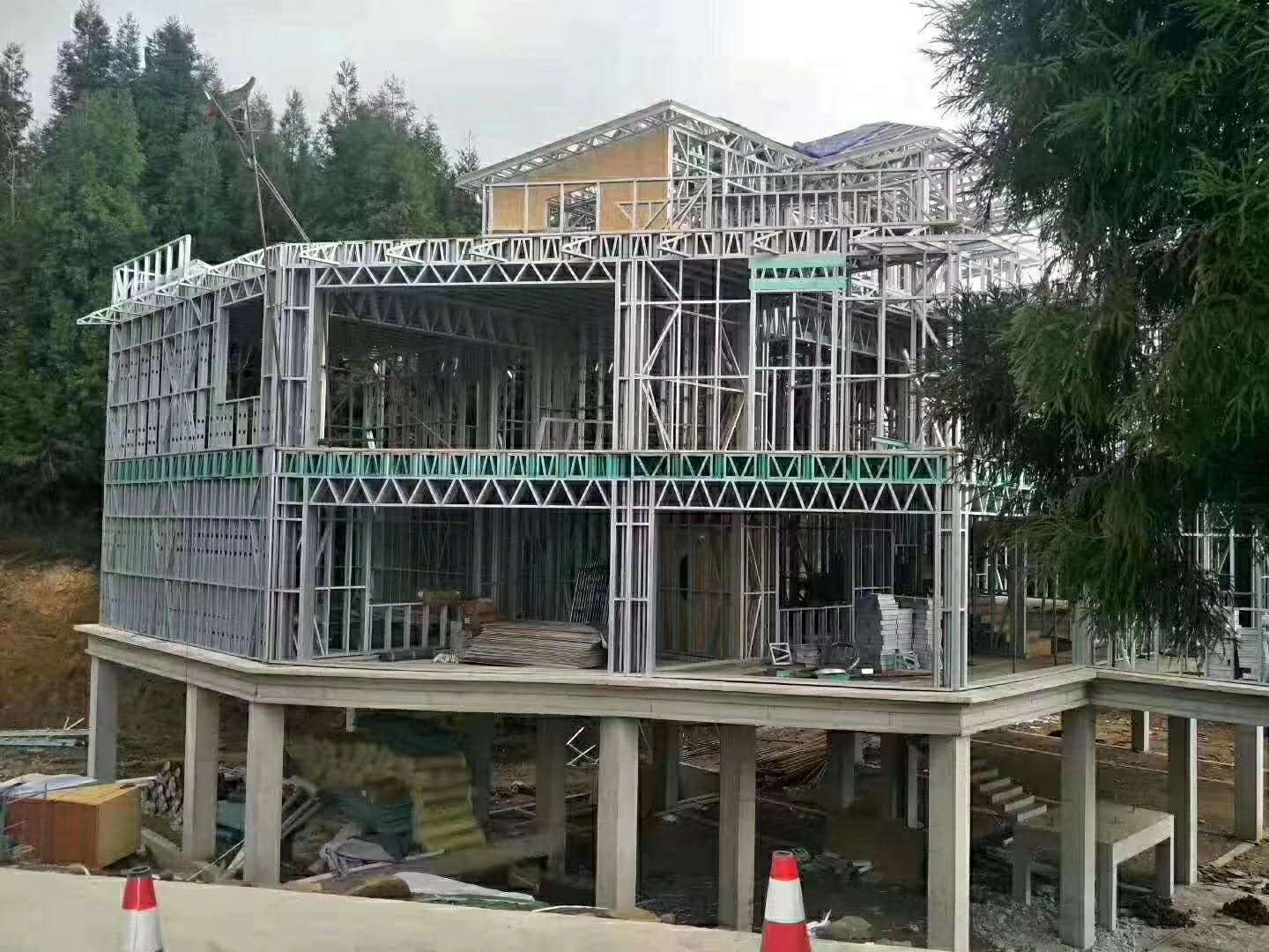 首页 顺筑资讯中心 行业新闻 一楼砖混二楼用轻钢能住多久 房屋加盖