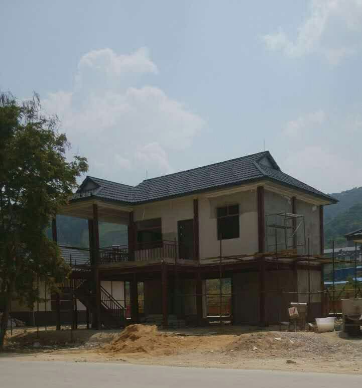 顺祝房屋在澜沧、弥勒建造的轻钢房.jpg